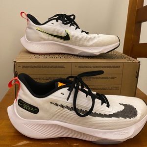 Size 6 Youth Nike Air Zoom Speed 2.
